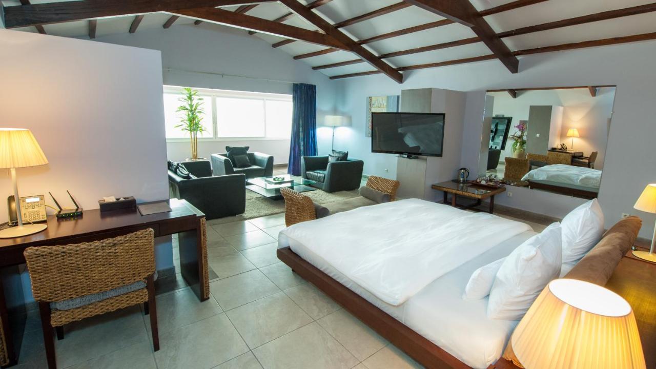 Residence Hoteliere Du Phare Libreville Eksteriør bilde